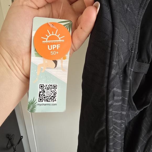 Elegant Black Women's Swimsuit - Picture 6 of 8